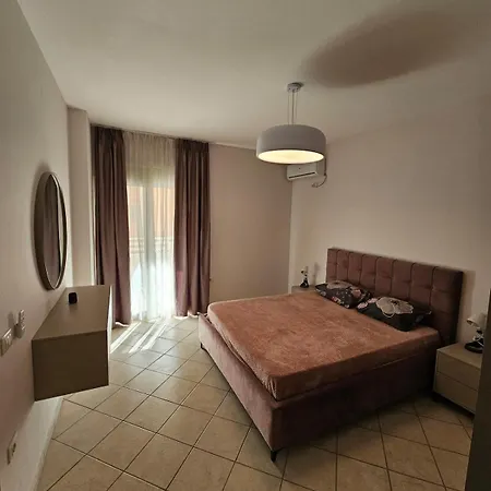 La Boheme Jumbo Apartment *